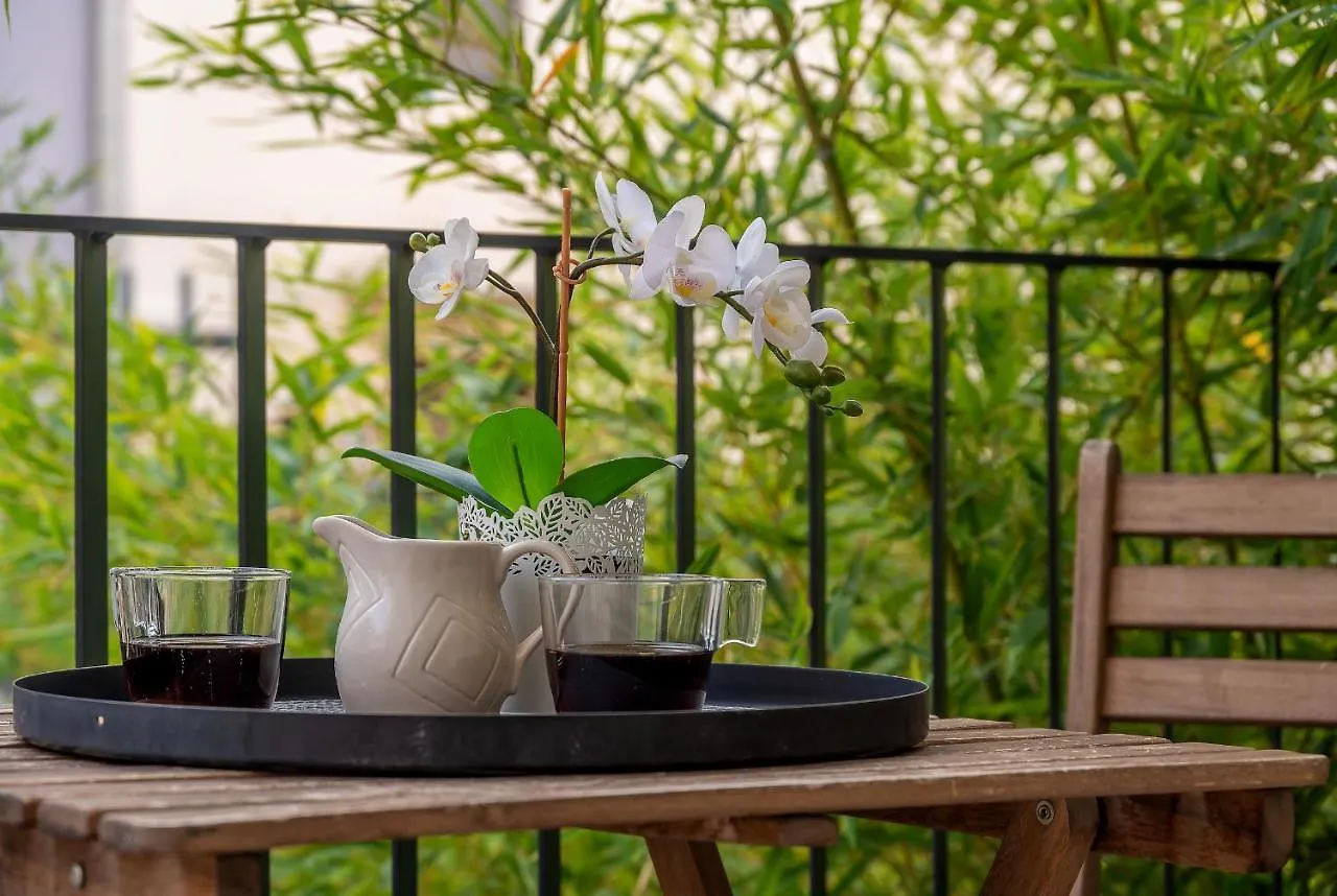Seven Seas Residence Split Bed & Breakfast